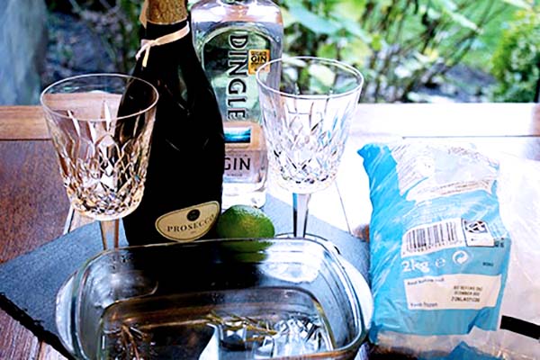 Ingredients-for-a-tailor-at-home-cocktail