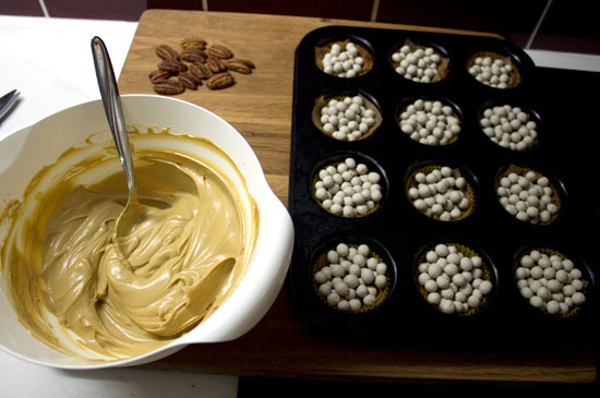 bitter toffee pecan cheesecake assembling mini pies