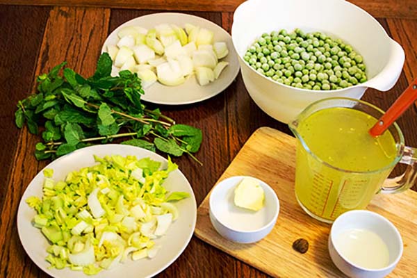 Ingredients-for-easy-peasy-pea-mint-soup