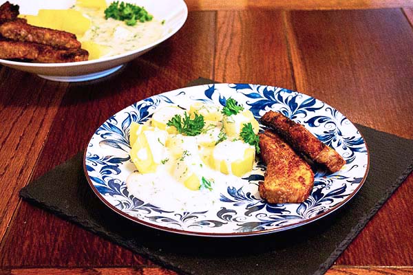 gluten-free-crispy-pork-with-parsley-sauce-and-boiled-potatoes