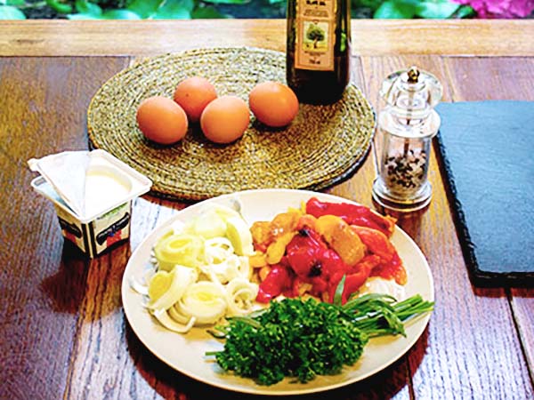Ingredients-for-herbs-roasted-pepper-and-goats-cheese-frittata
