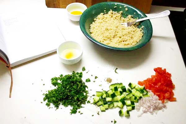 Ingredients-for-quinoa-tabbouleh