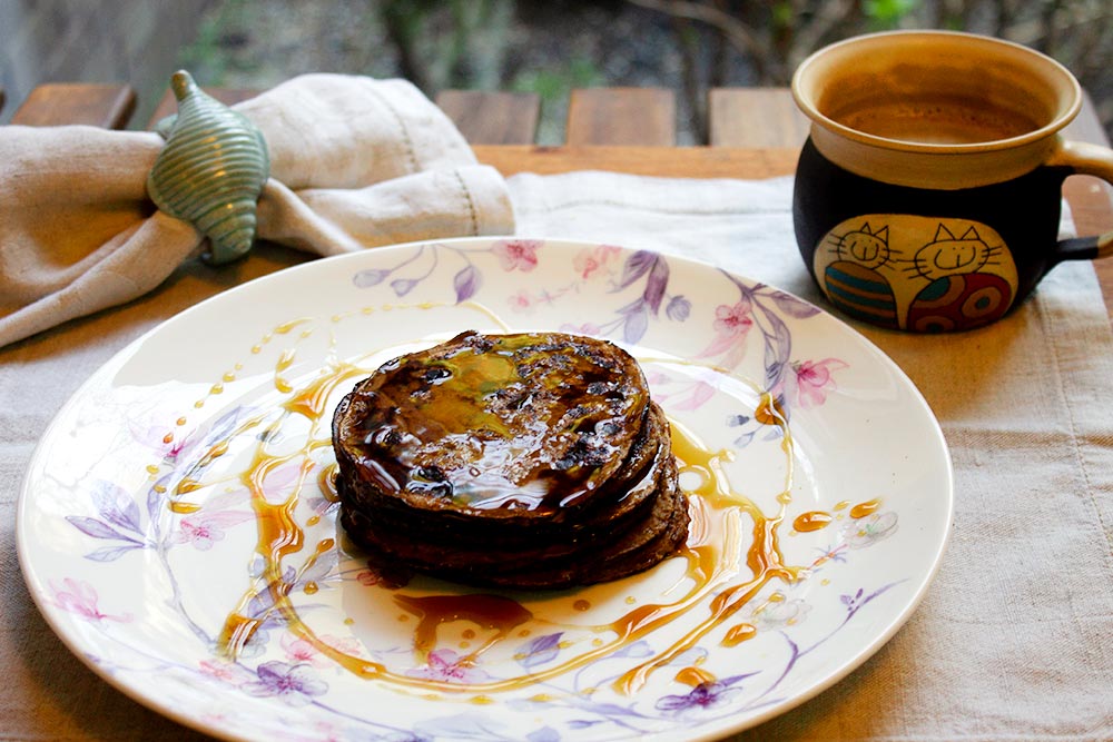 vegan apple banana pancakes