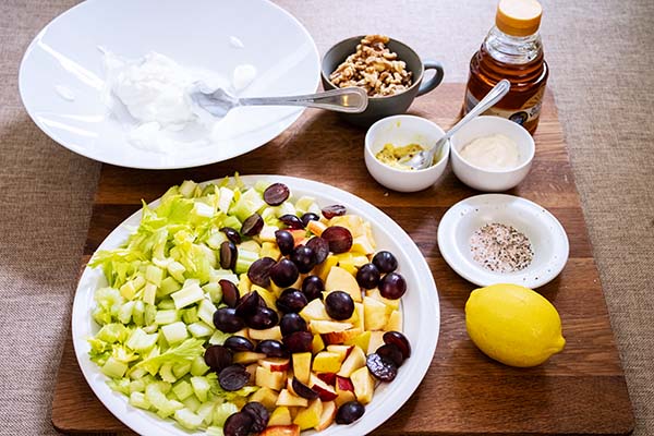 Ingredients-for-waldorf-salad